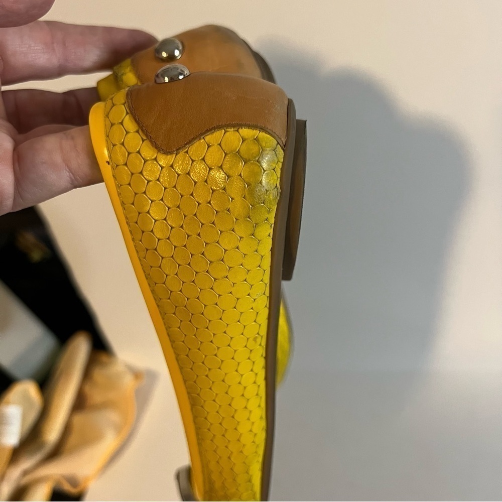 Gianni Bini Yellow Buckle Ballet Flats Size 6.5 - Picture 4 of 11